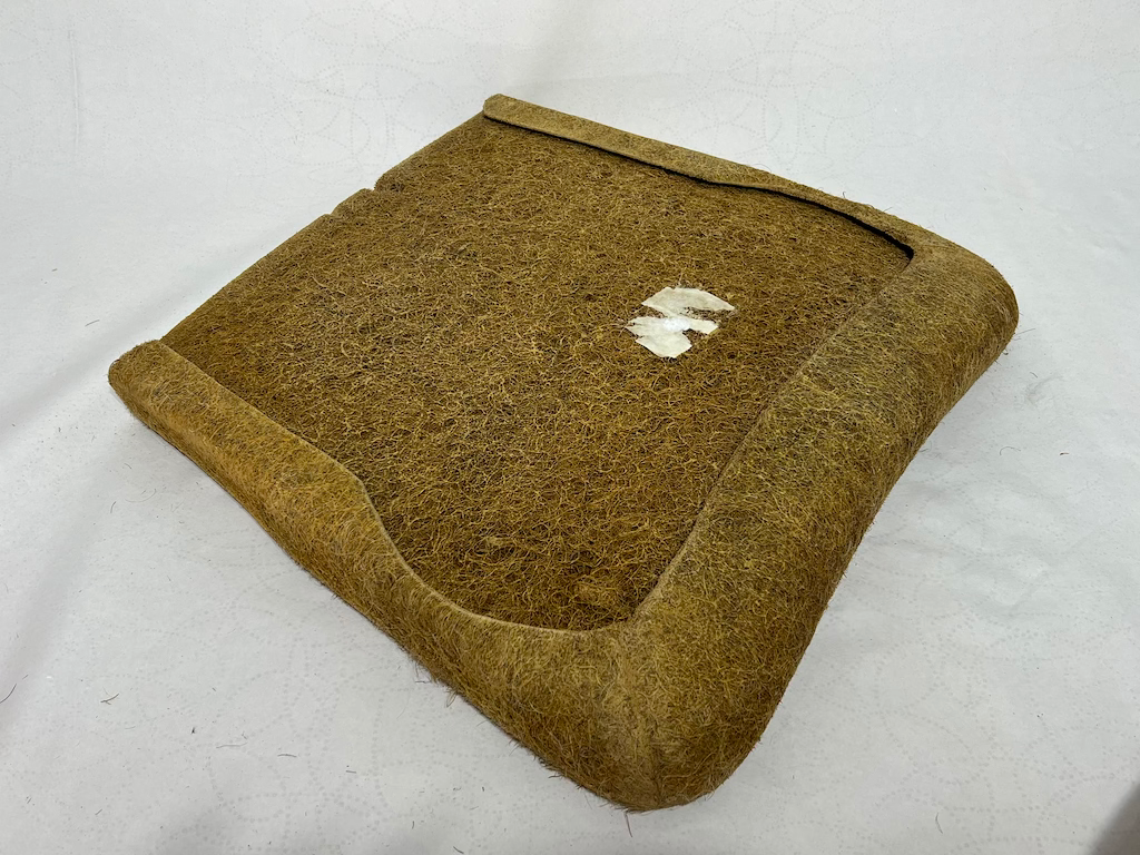 Mercedes Benz W123 A1239102950 Sitzauflage Gummihaar / Kokoshaar NEU Seat pads NEU